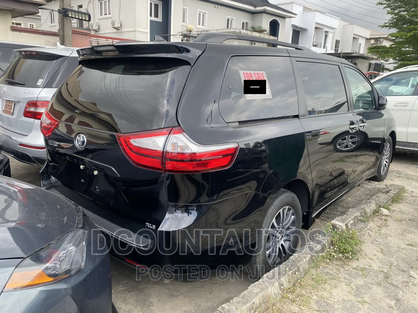 Toyota Sienna XLE AWD 2019 Black