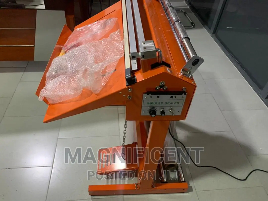 Pedal Sealing Machine With Cutter