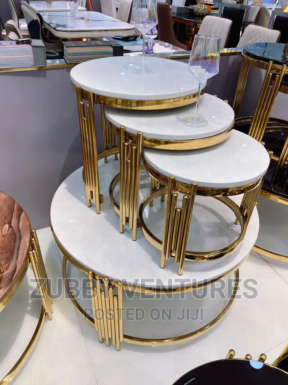 Brand New Quality Center Table With 3 Side Stew