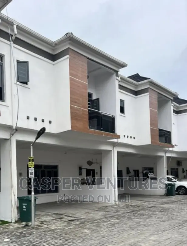 Mini Flat in Orchid, Chevron for rent
