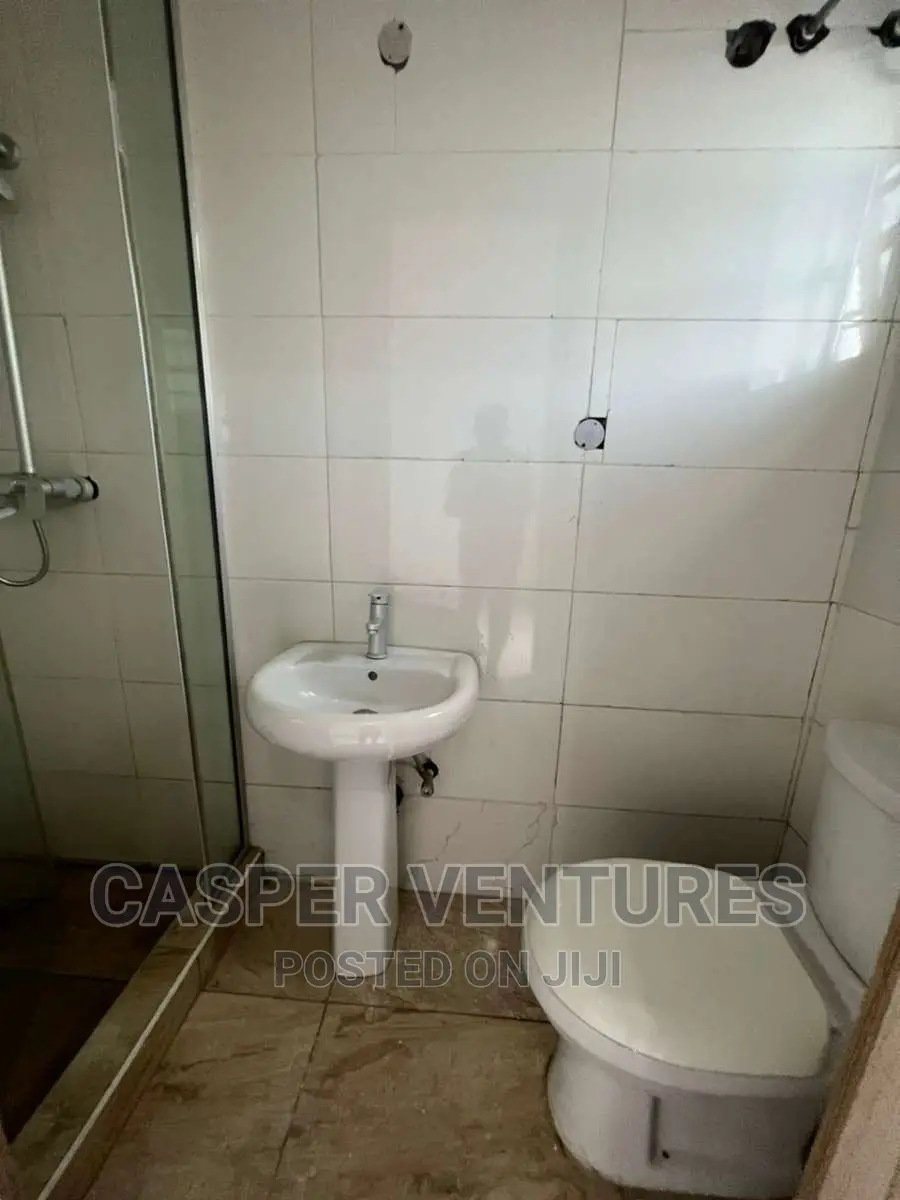 Mini Flat in Orchid, Chevron for rent
