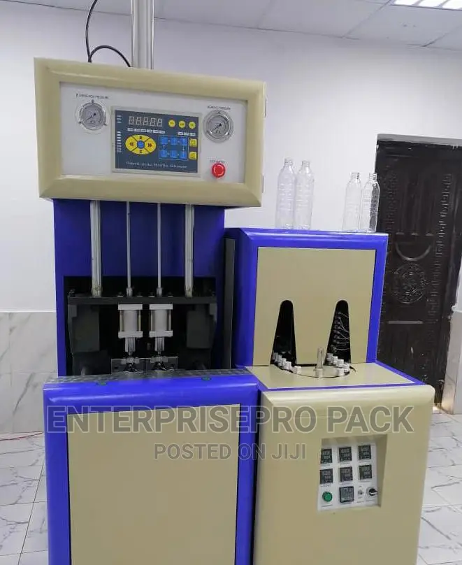 PET Bottle Blow Molding Machine