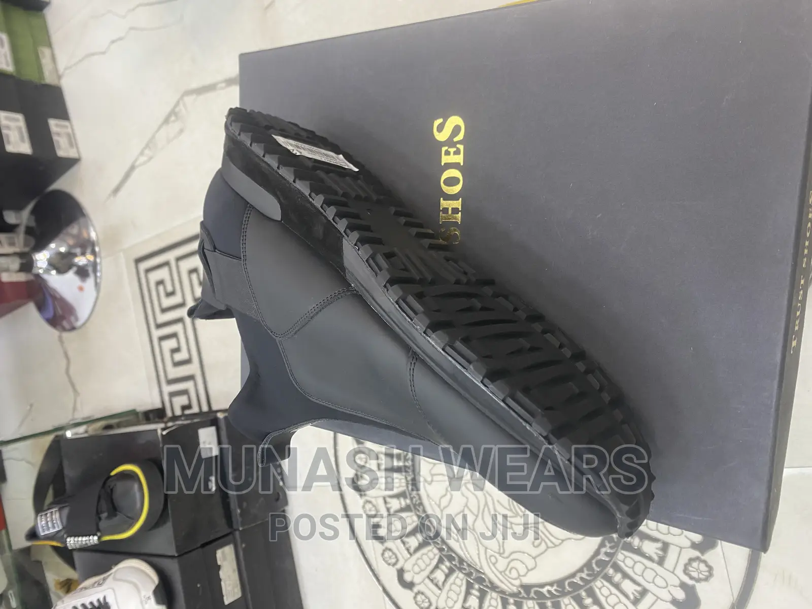 Italian Trusth Sneakers