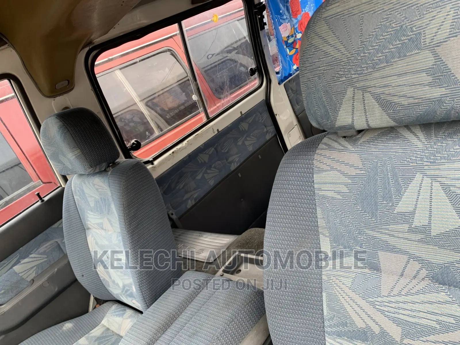 Mitsubishi L300 2004 White