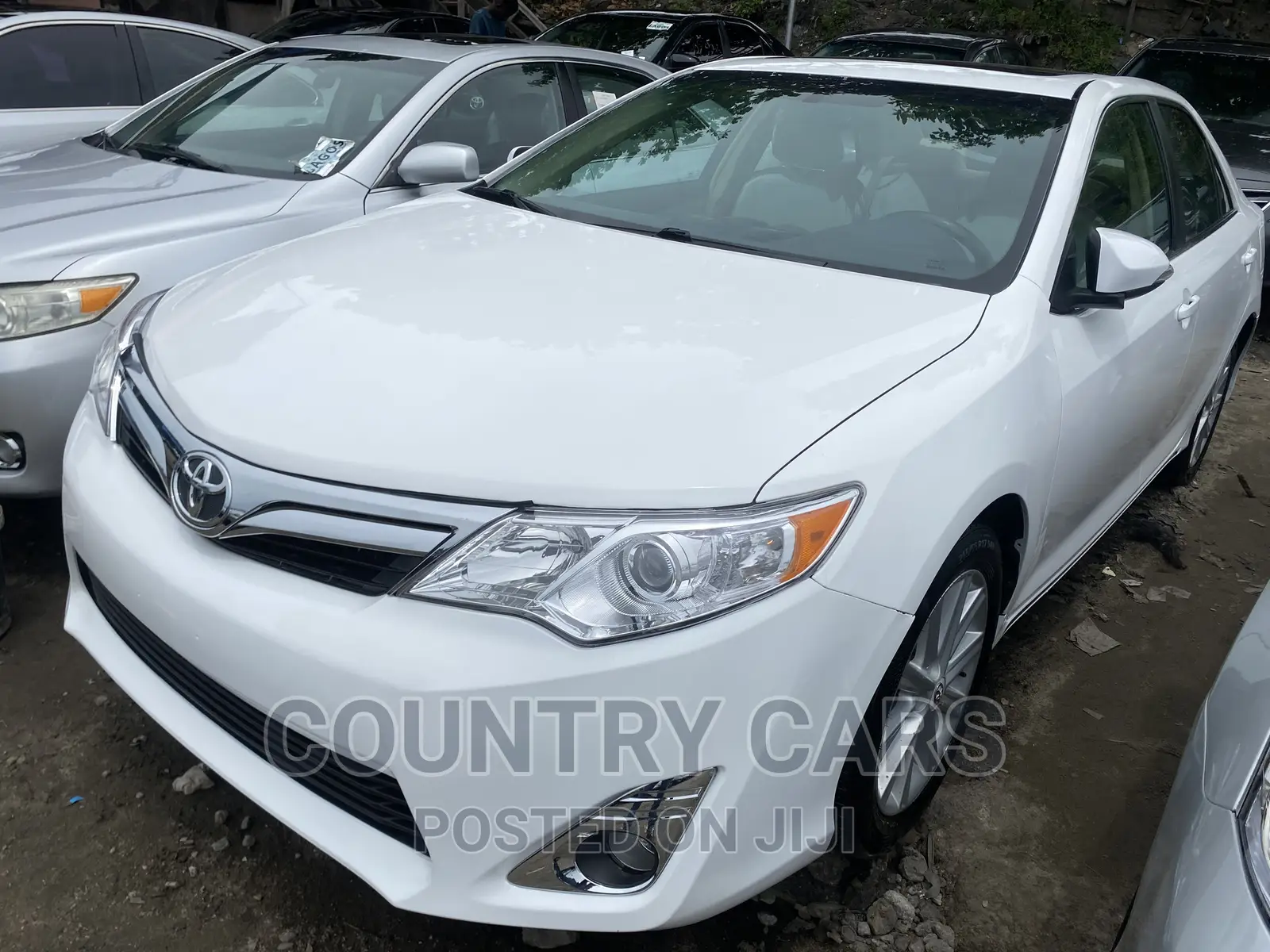 Toyota Camry XLE 4dr Sedan (2.5L 4cyl 6A) 2012 White