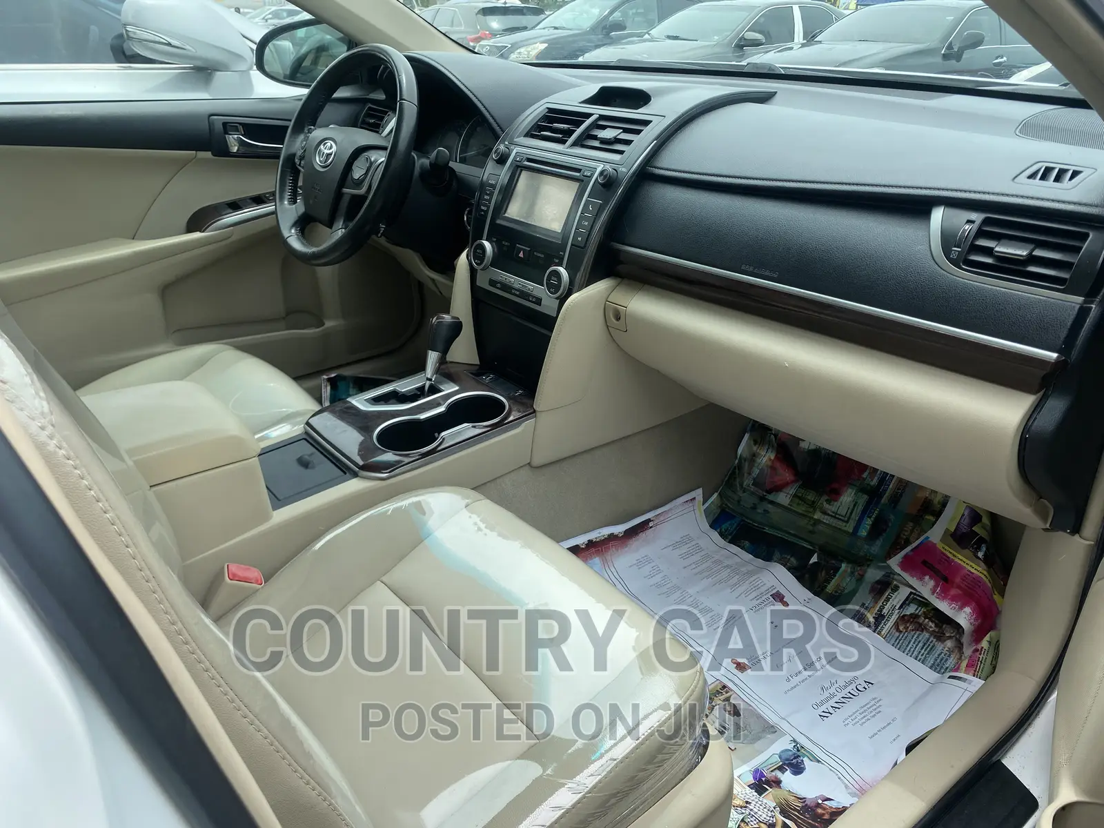 Toyota Camry XLE 4dr Sedan (2.5L 4cyl 6A) 2012 White