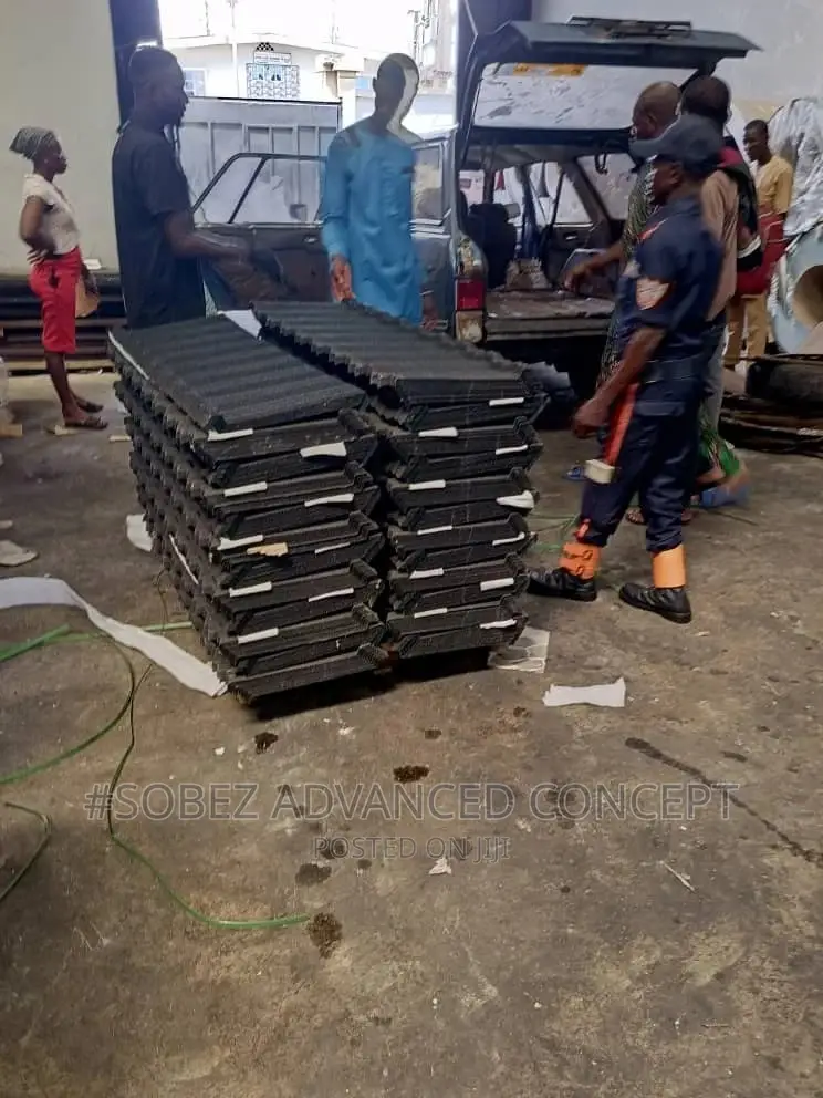 Large Stock of Stone Coated Roof Tiles for Sale