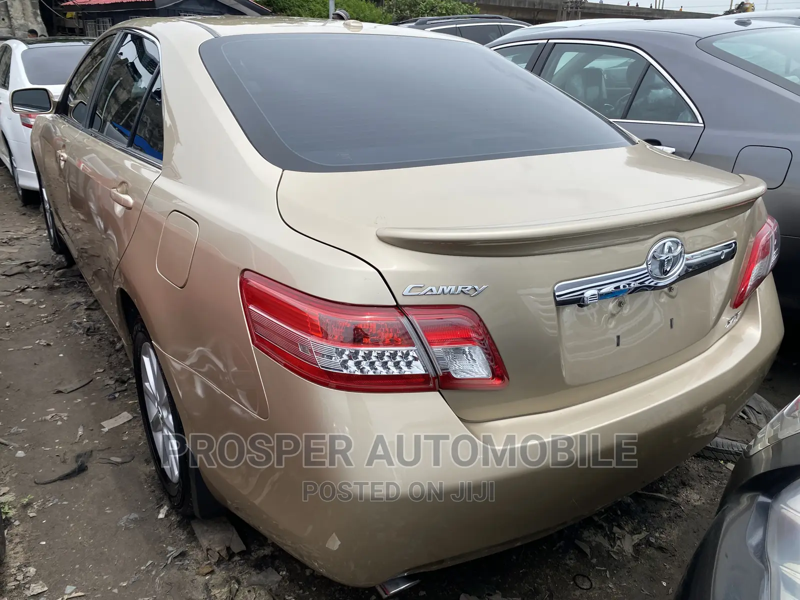 Toyota Camry 2011 Gold