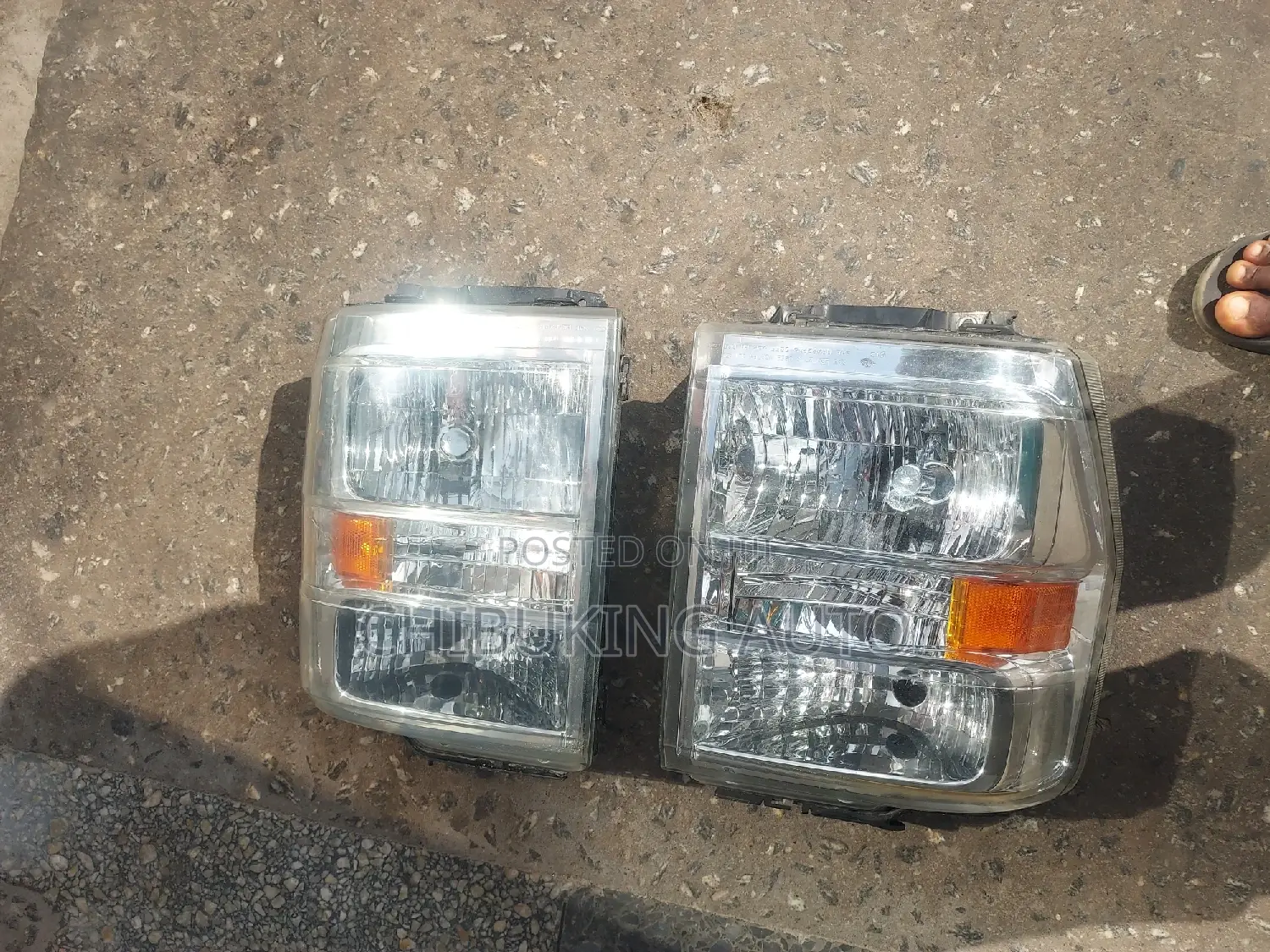 Headlamp Ford E350 2010