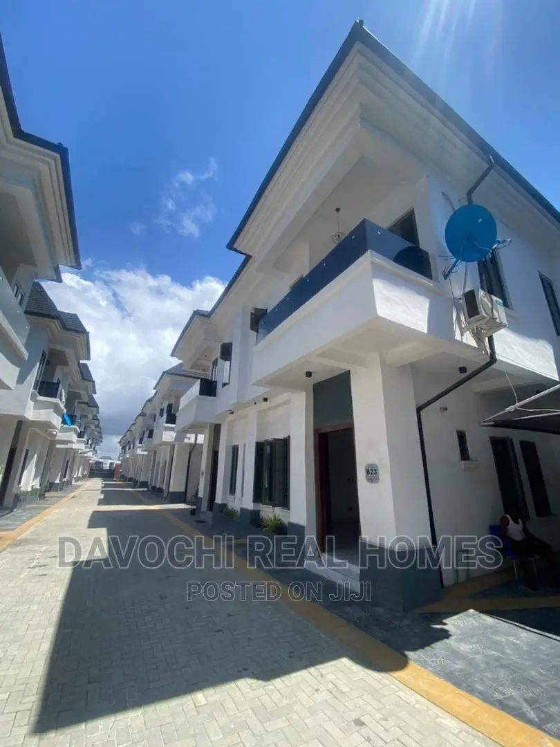 4bdrm House in Royal Pine Estate, Lekki for rent