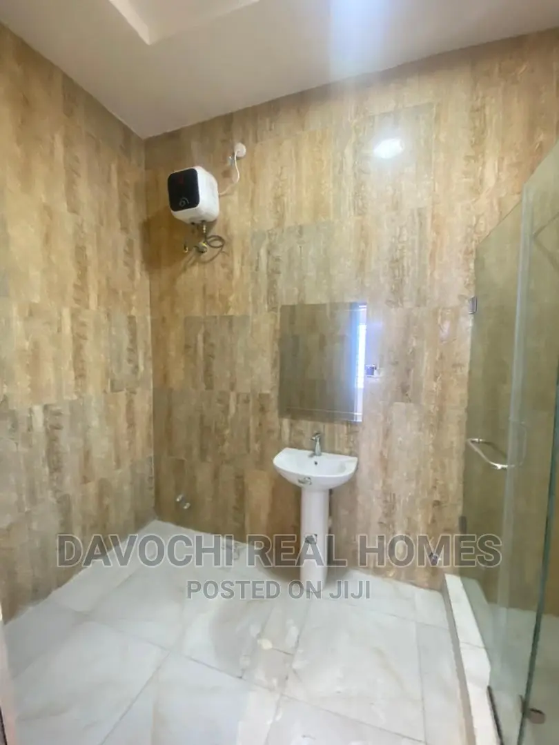 4bdrm House in Royal Pine Estate, Lekki for rent