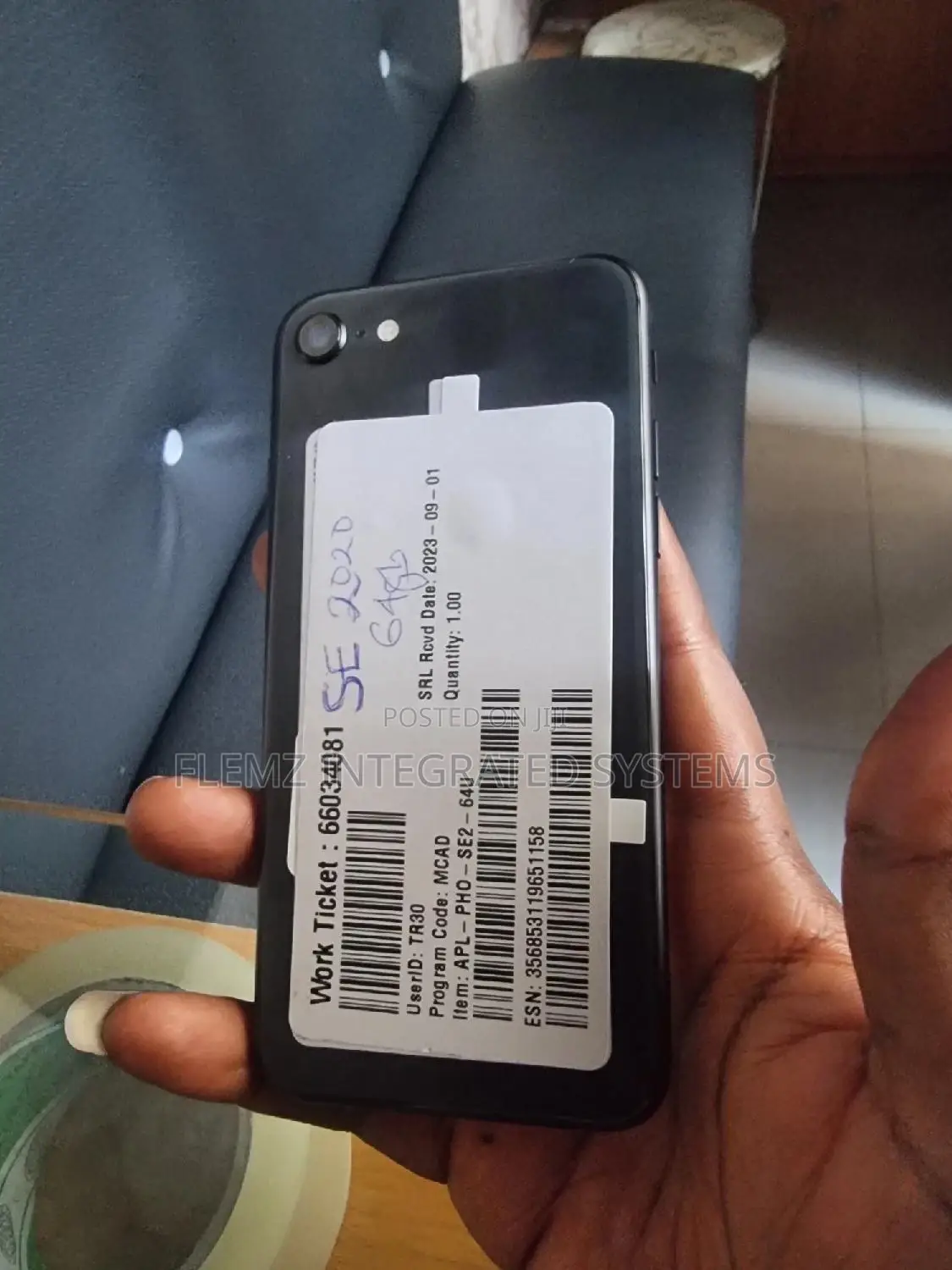 Apple iPhone SE (2020) 64 GB Black