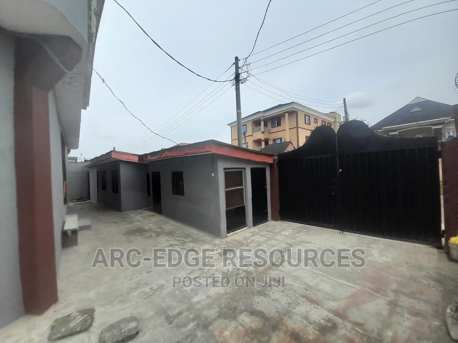 3bdrm Block of Flats in Ago Palace for sale