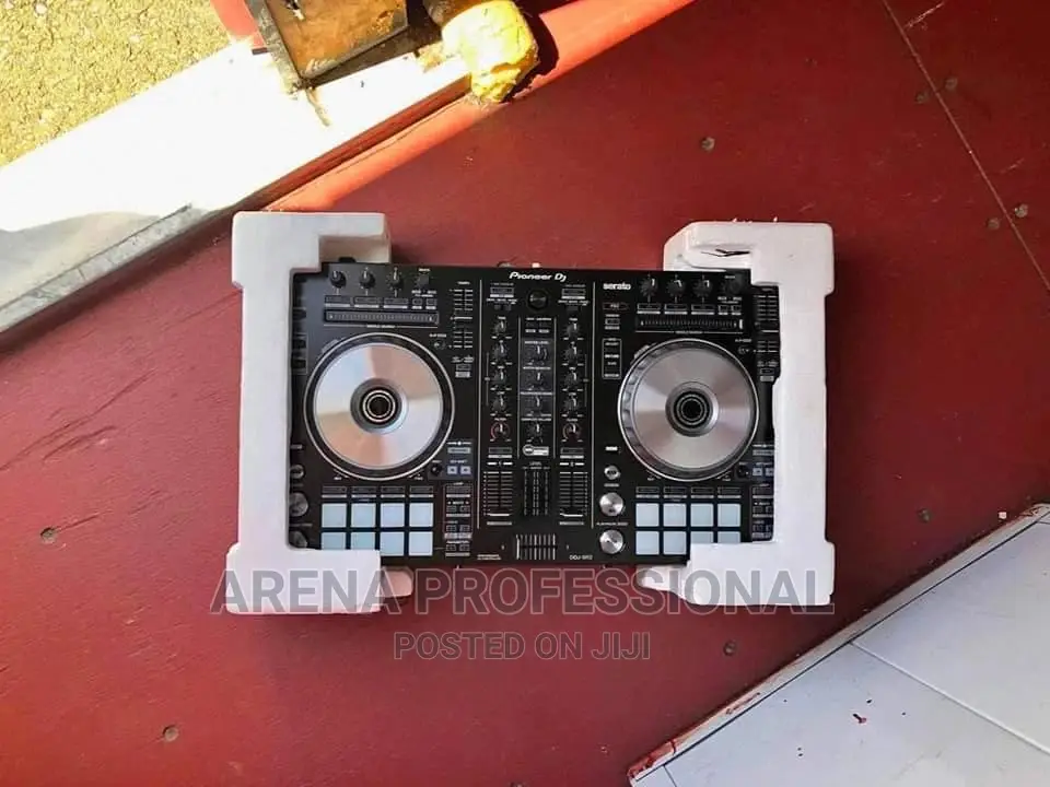 Pioneer DDJ-SR2 Controller