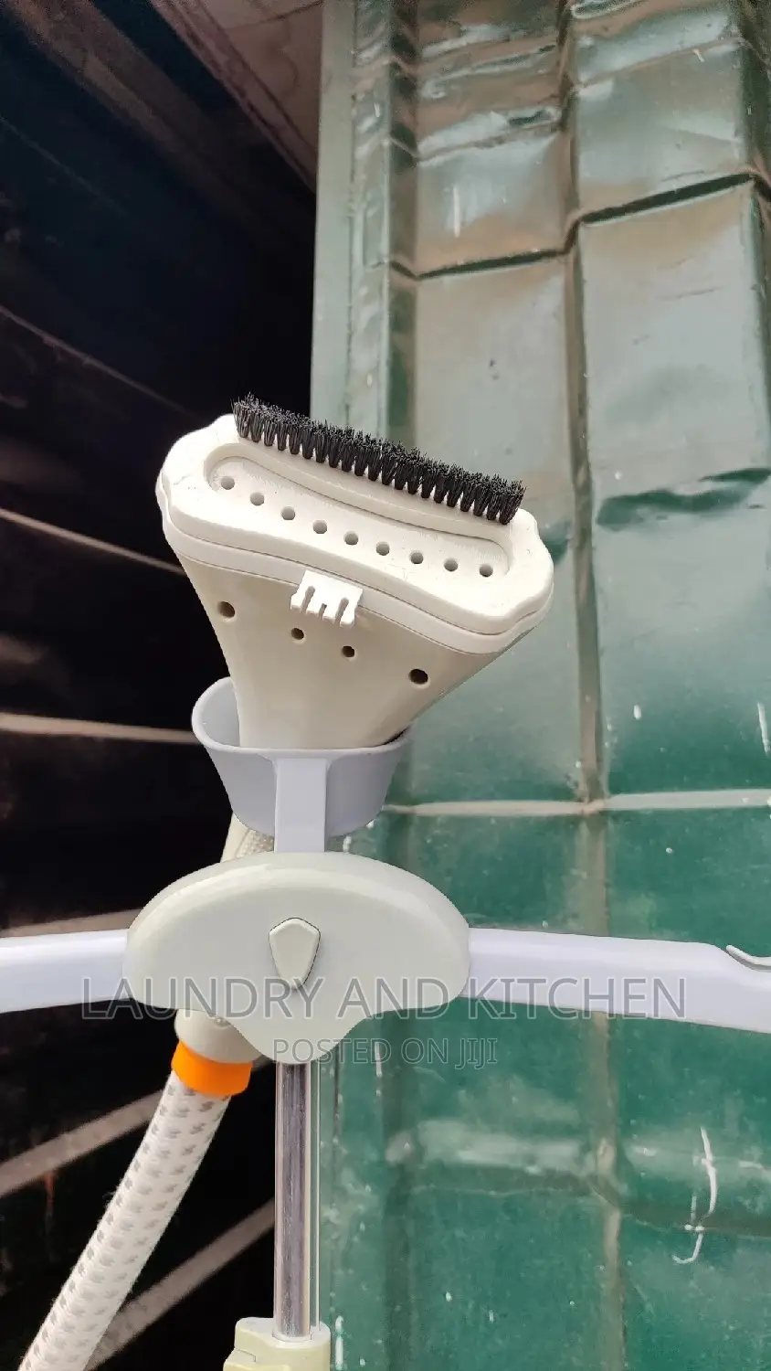 Garment Steamer With Powerful Pressure Steam