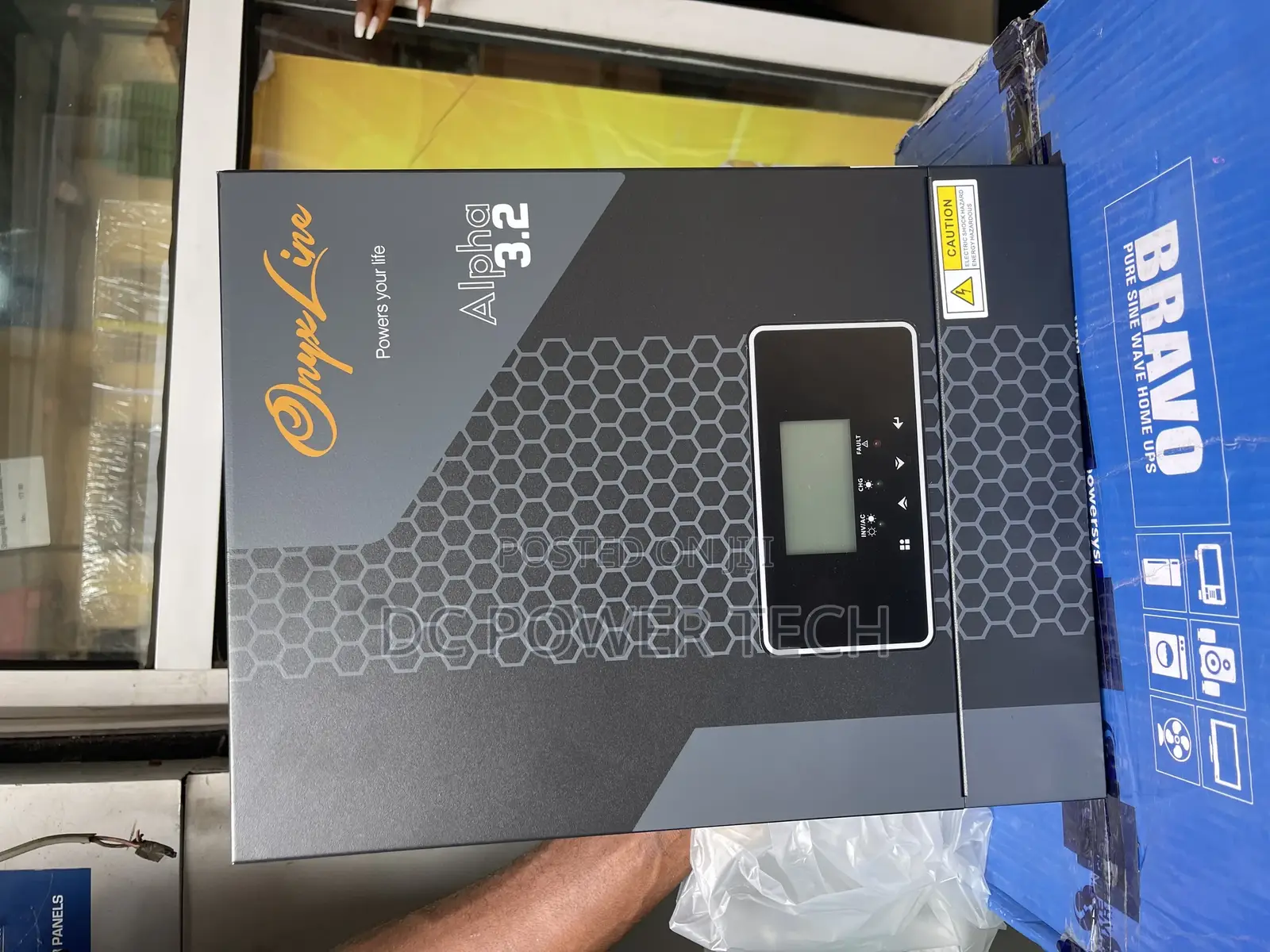 2kva/12v Hybrid Inverter With 40ah MPPT Charge Controller