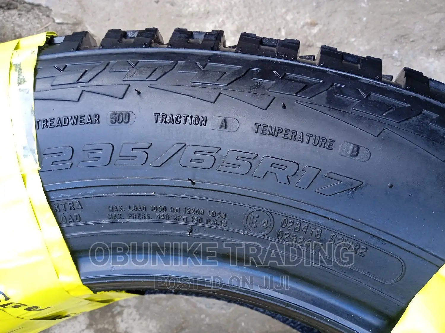 235/65r17 Austone Tyre