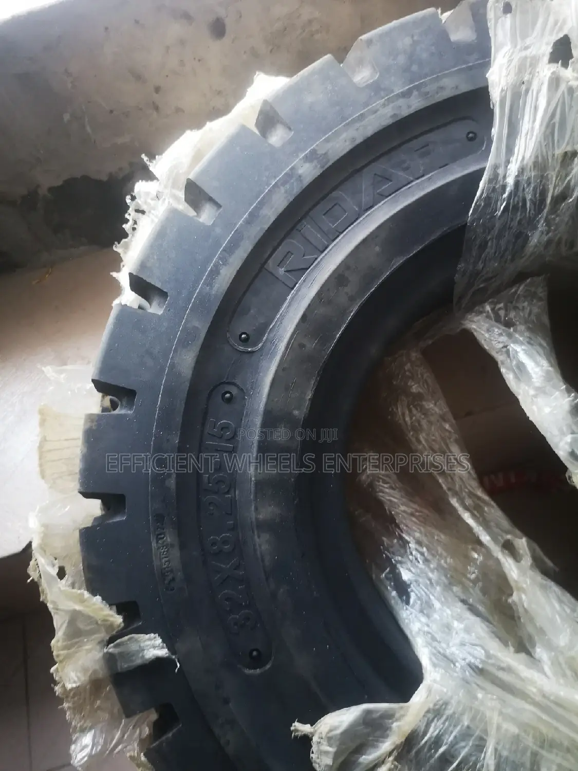 8.25-15 Solid Forklifts Tyre