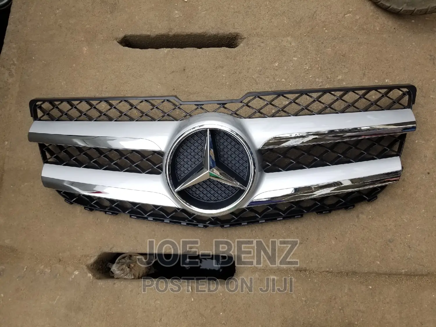 GLK350 2013 Front Bumper Grill