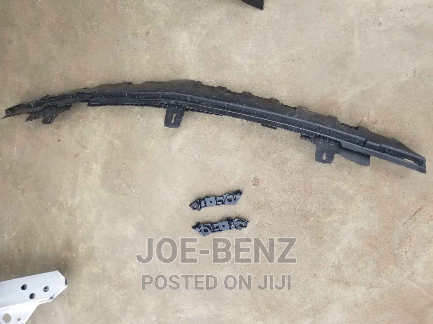 C300 2017 Front Bumper Clips