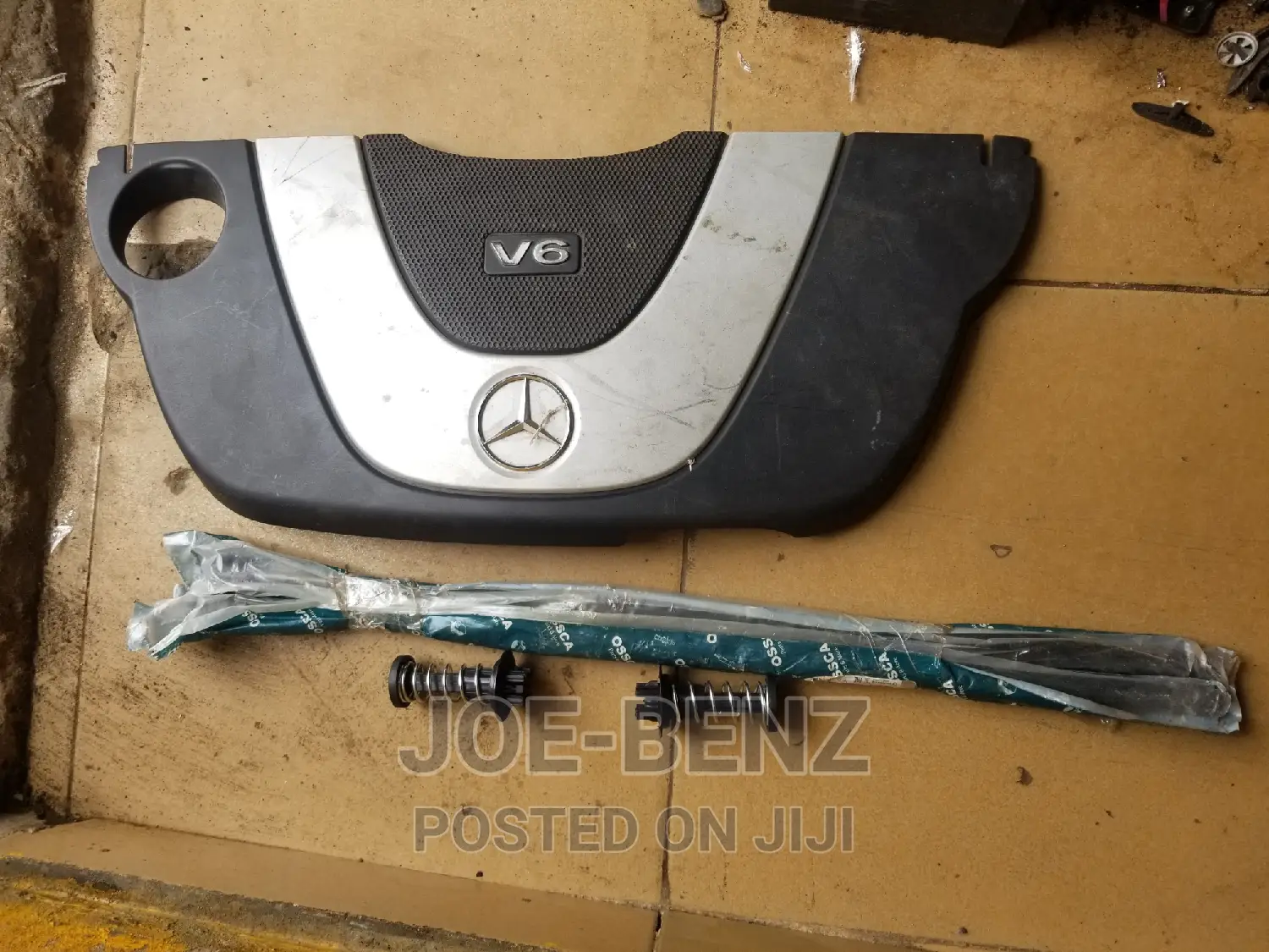 GLK350/C300/Glk/E350 Engine Top Cover