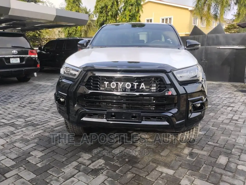 Toyota Hilux 2023 Black