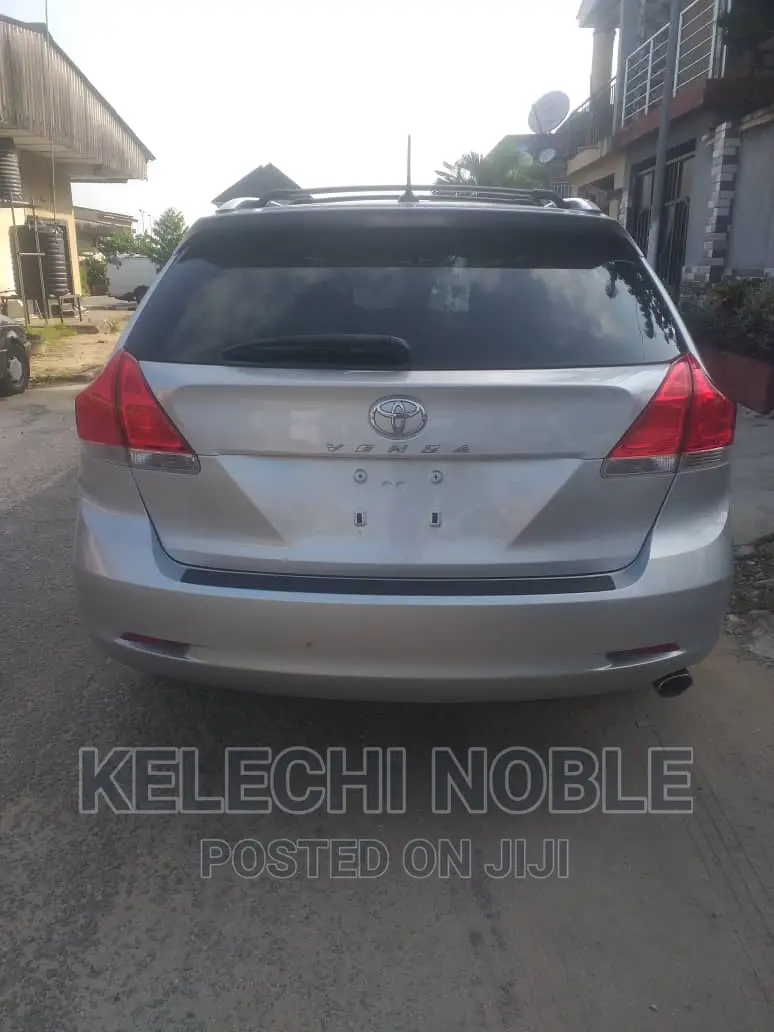 Toyota Venza AWD 2012 Silver