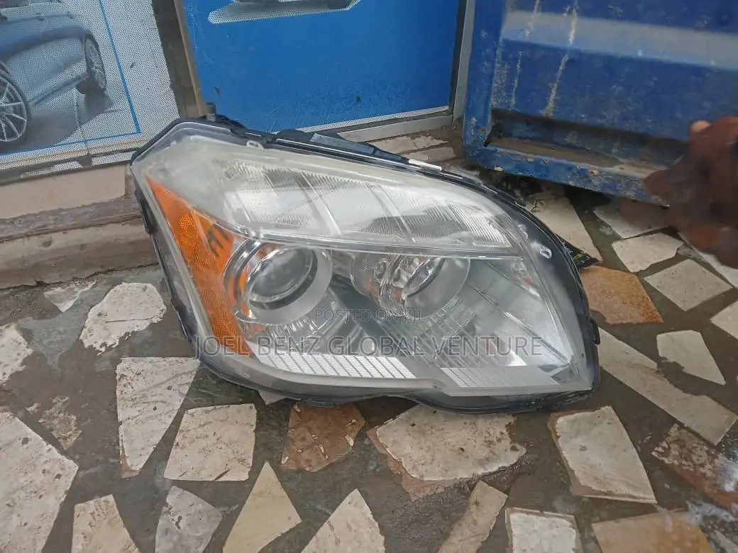GLK350 2010 Set of Headlights
