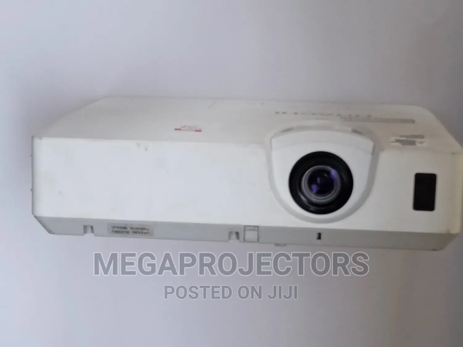 Brand Hitachi Projector