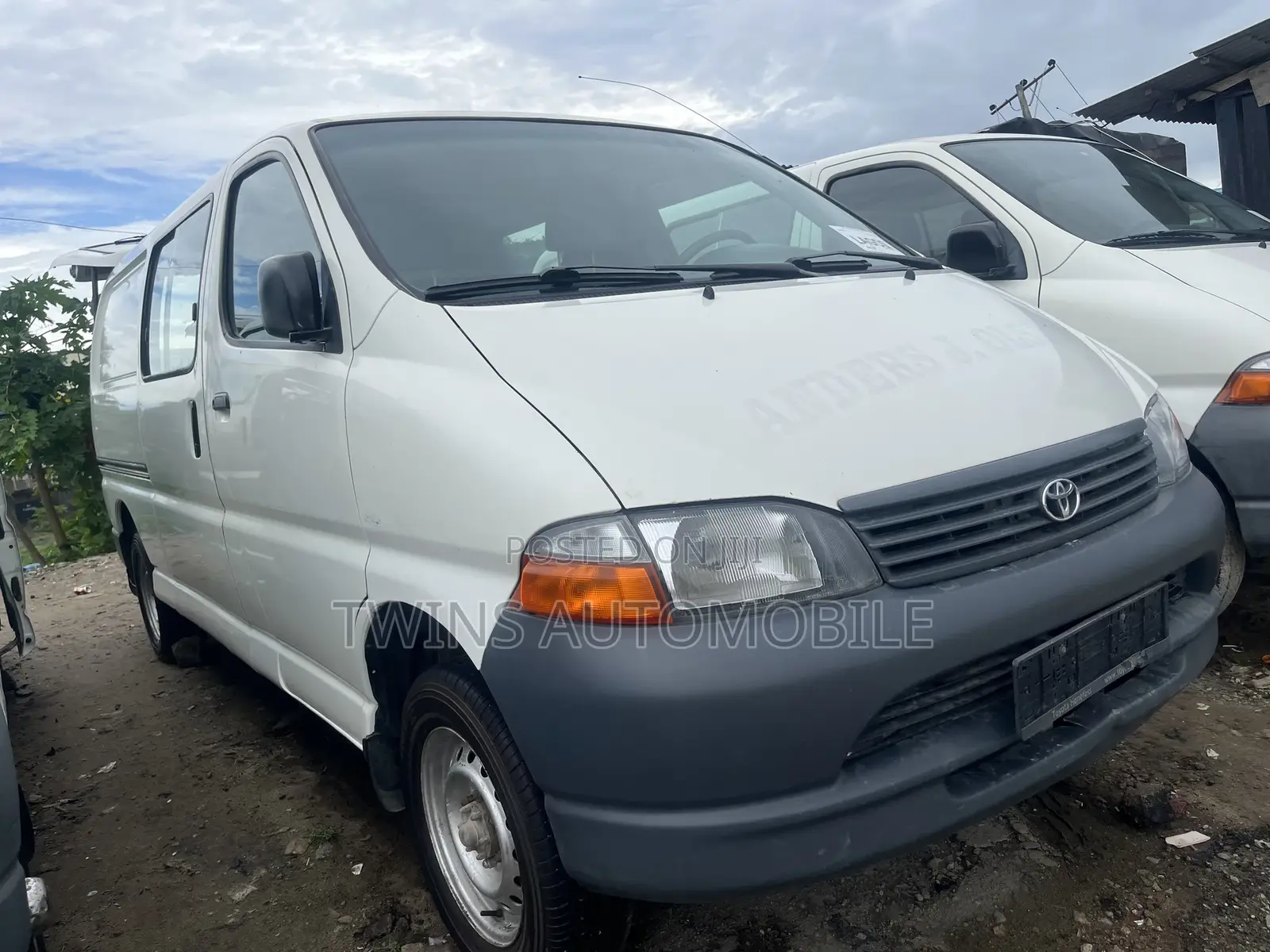 Toyota HiAce 2003 White