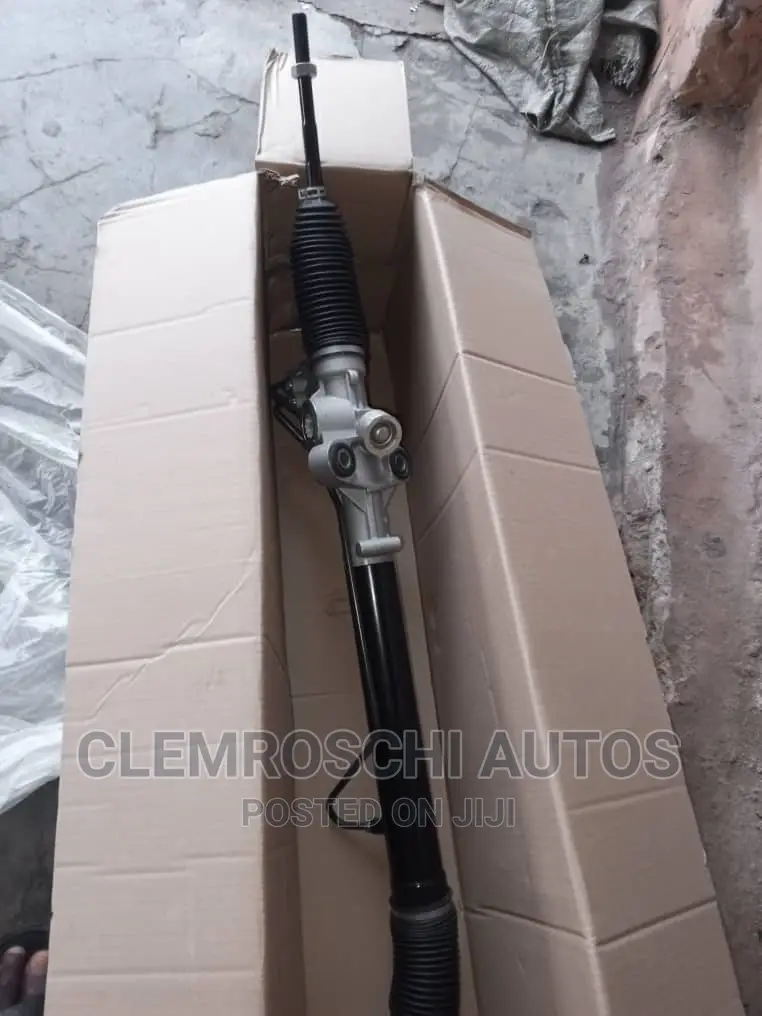 High Quality Certified Brand New Steering Rack for Viano 014