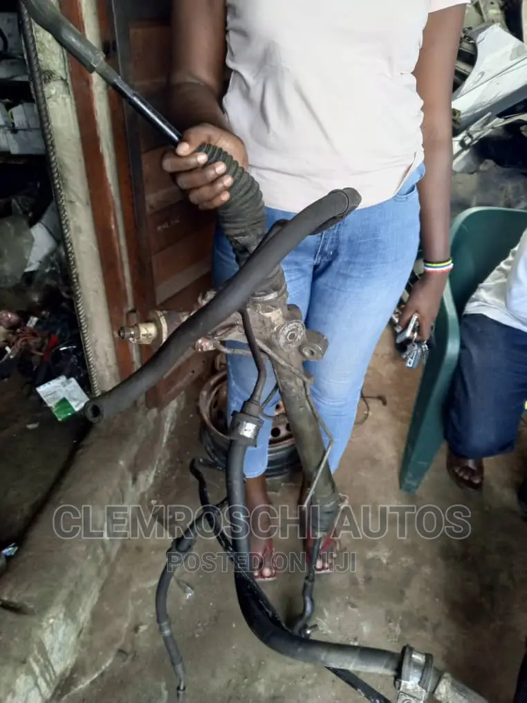 High Quality Certified Fairly Used Steering Rack Viano