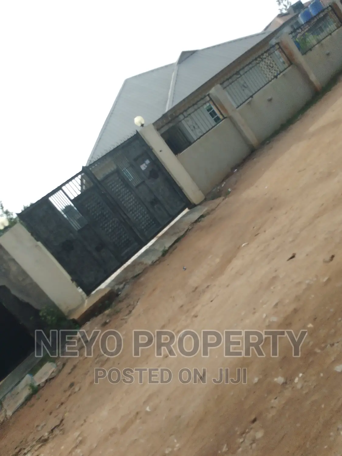1bdrm Block of Flats in Awesu Estate, Igbogbo for rent