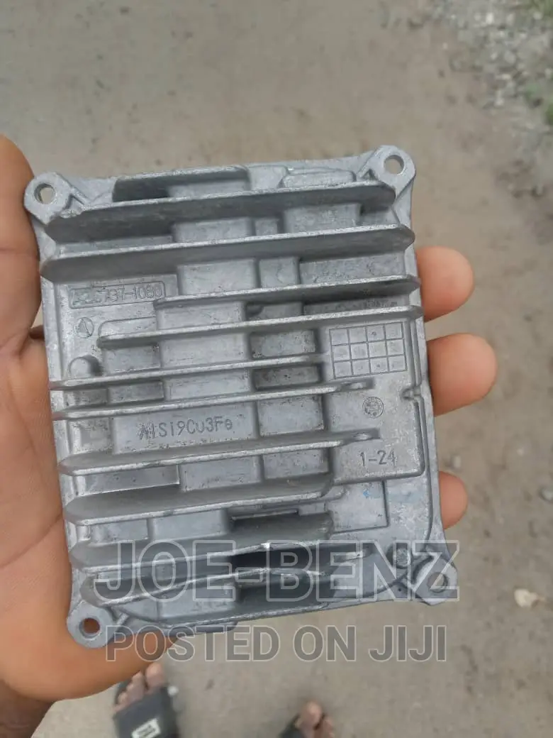 C300 2016 Headlight Replacement Chargers