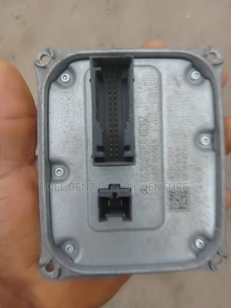 C300 2016 Headlight Replacement Chargers