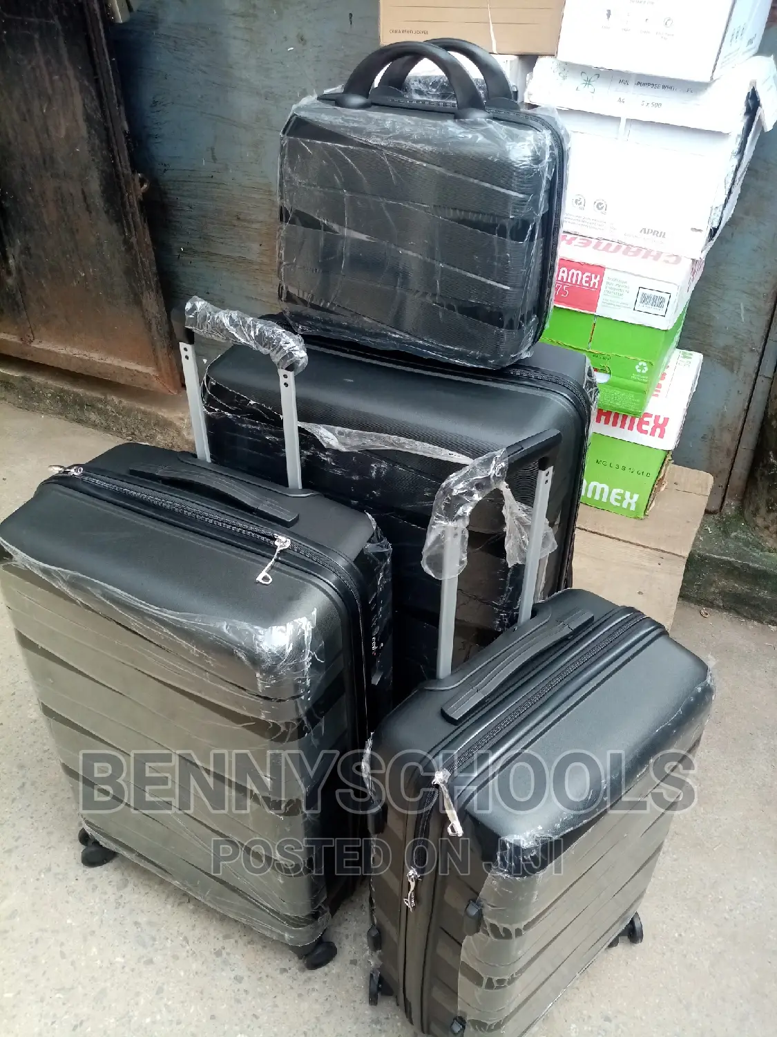 Set of 4 Unbreakable Elastic Rubber Traveling Luggage Boxes