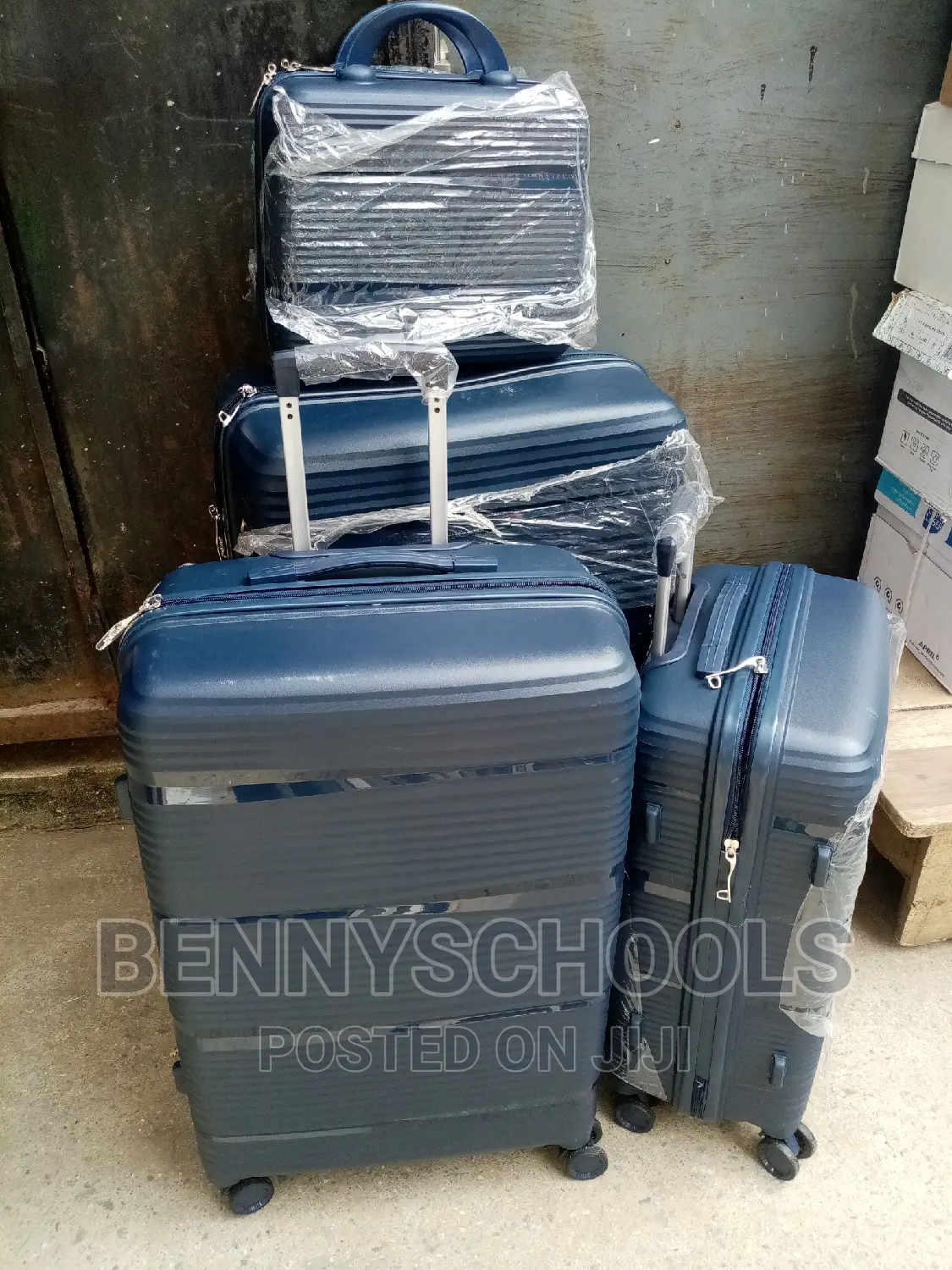 Set of 4 N Blue Unbreakable Elastic Rubber Traveling Luggage Boxes