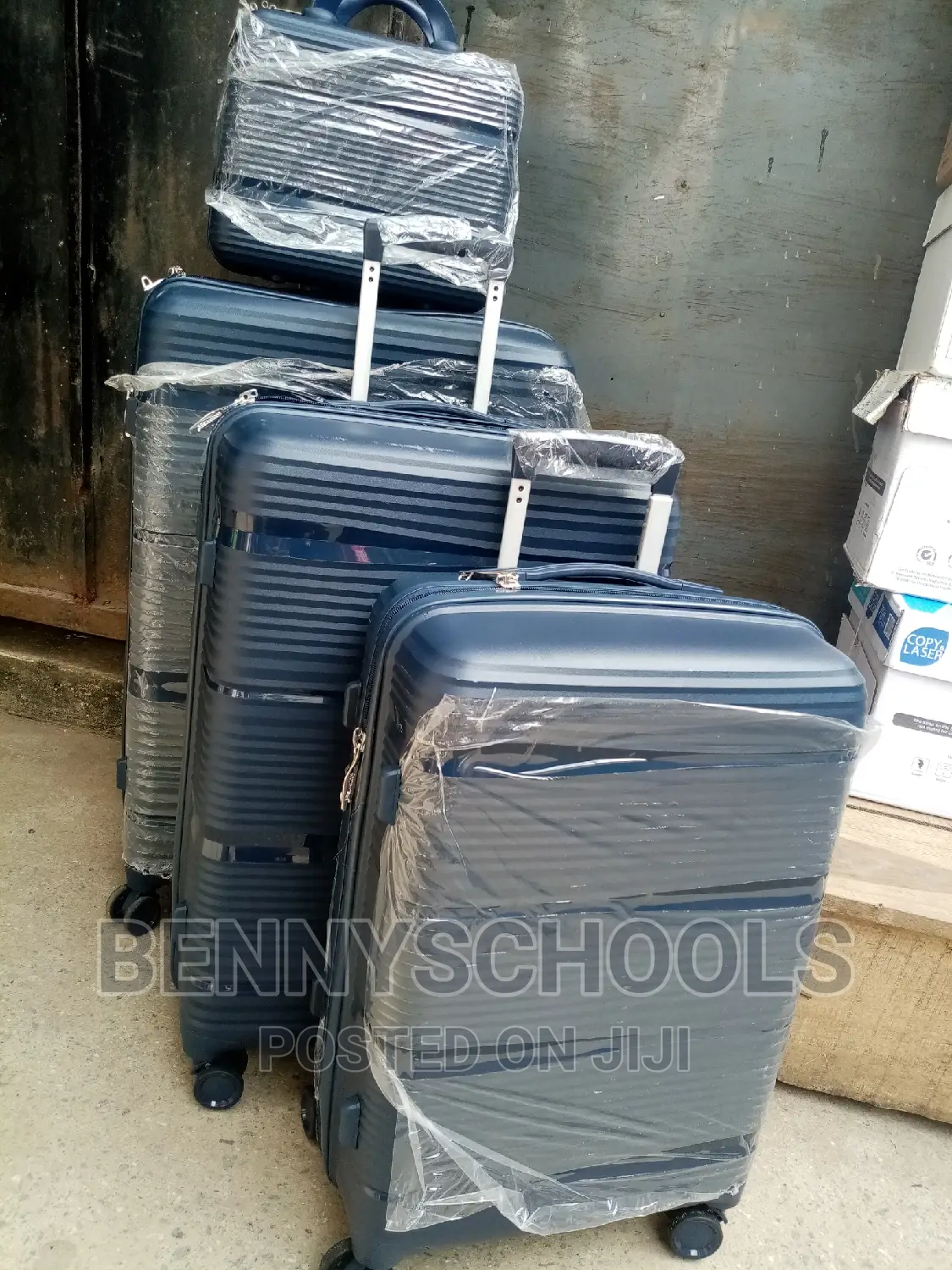 Set of 4 N Blue Unbreakable Elastic Rubber Traveling Luggage Boxes