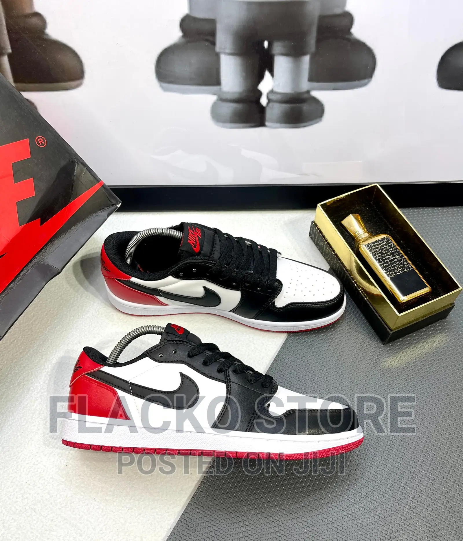 Original Nike Air Jordan 1 Low Og Black Toe Sneakers