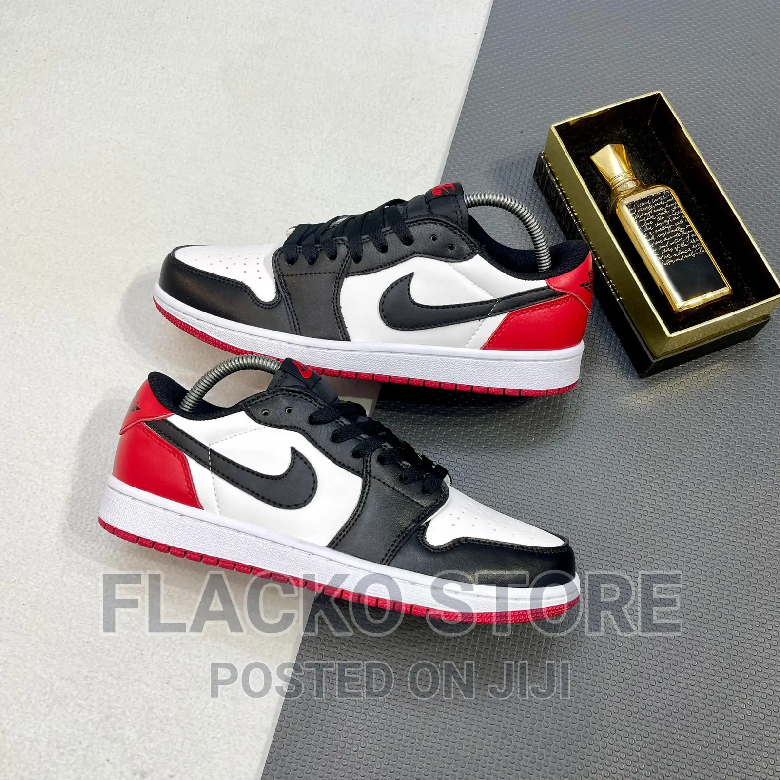 Original Nike Air Jordan 1 Low Og Black Toe Sneakers