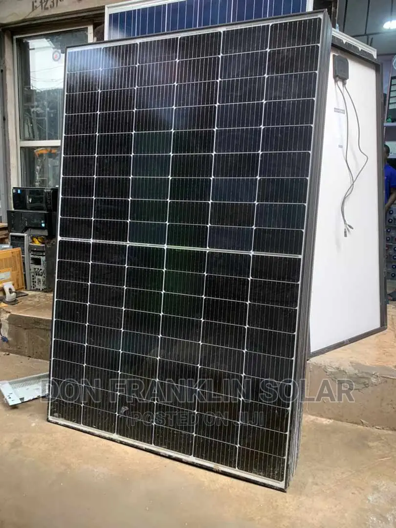 Quality 550W Mono Canadian Mono Crystalline Solar Panel.