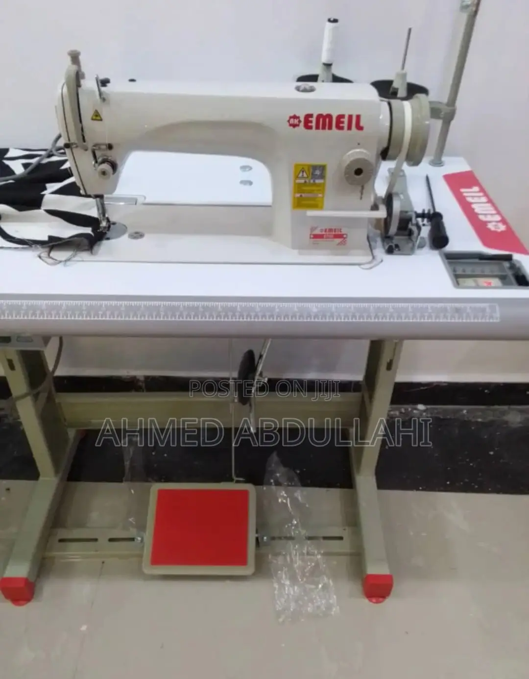 Industrial Straight Sewing Machine Emeil