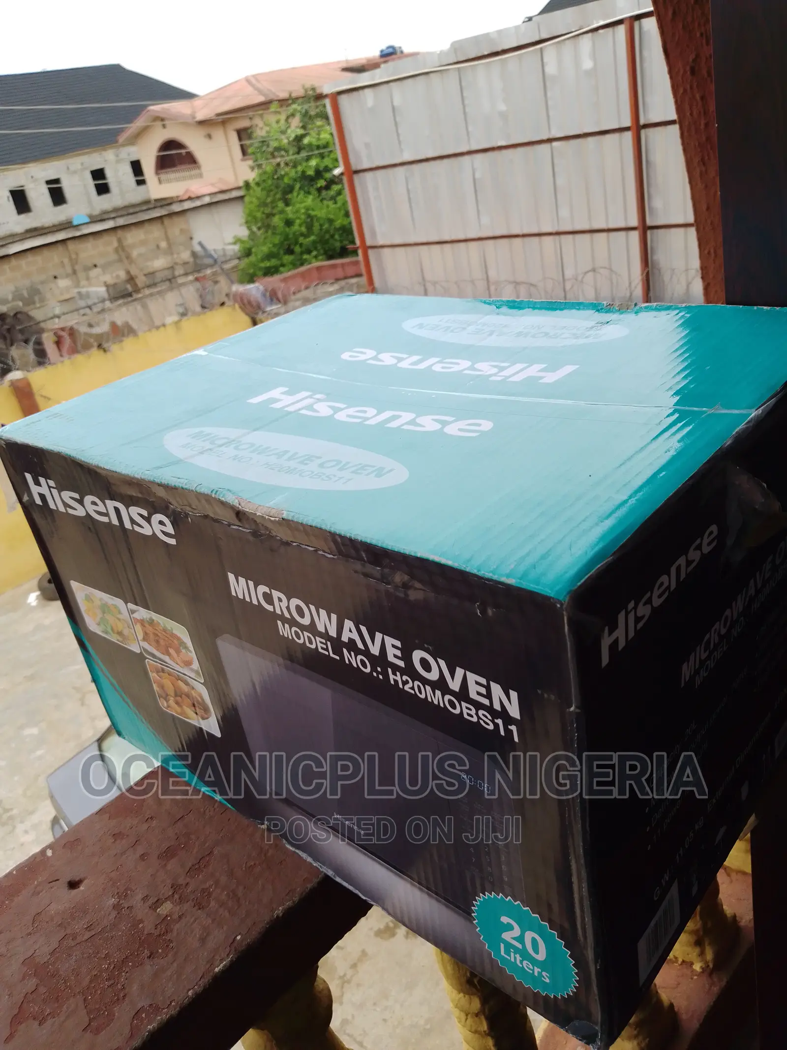 Hisense H20MOBS11 700W 20L Microwave Oven/Black Door