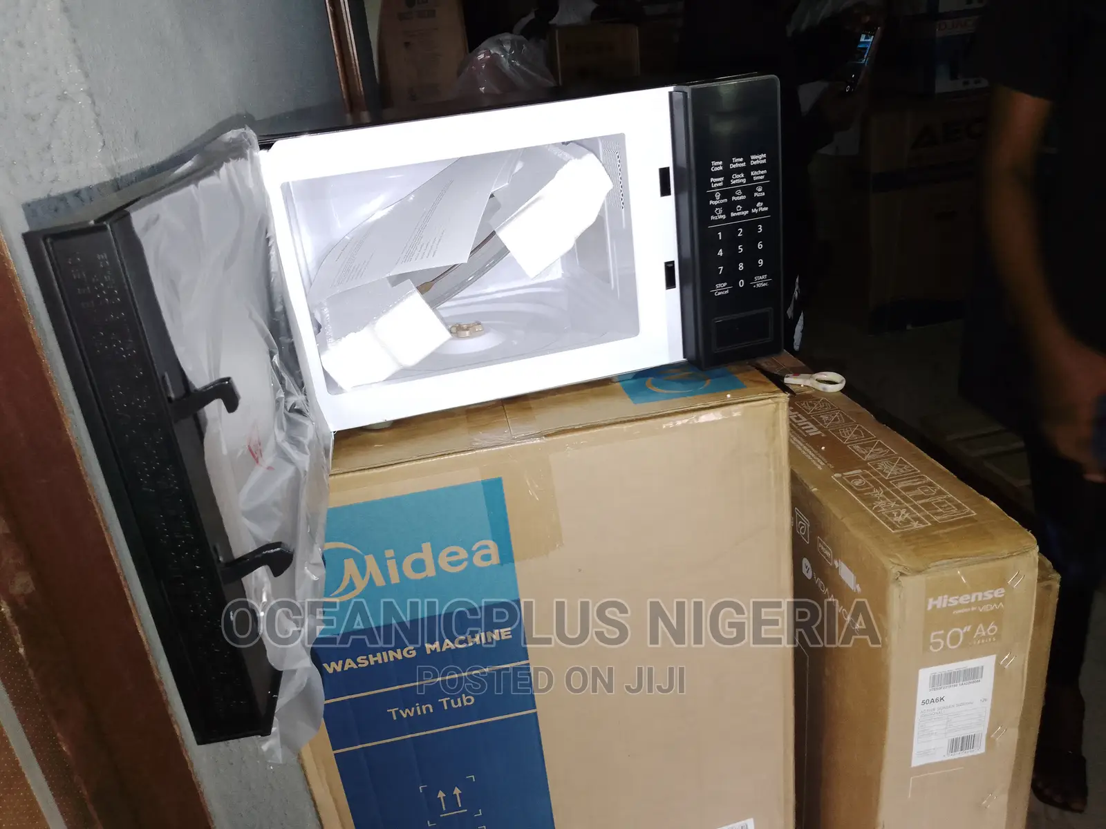 Hisense H20MOBS11 700W 20L Microwave Oven-Cooking Timer
