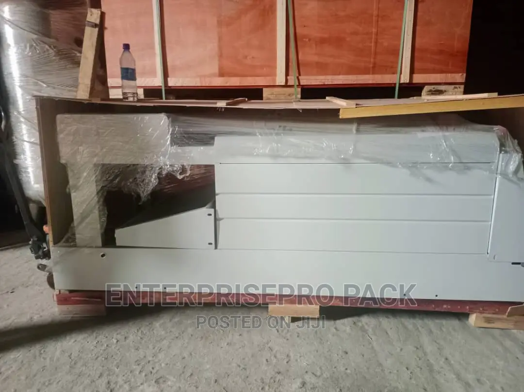 Sleeve Wrapping Machine With Shrink Tunnel