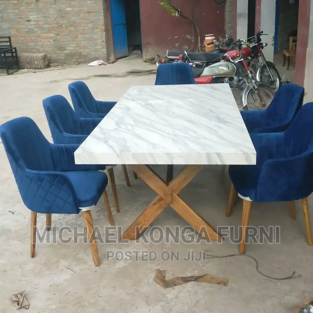 6 Seater Dinning With Glossy Top