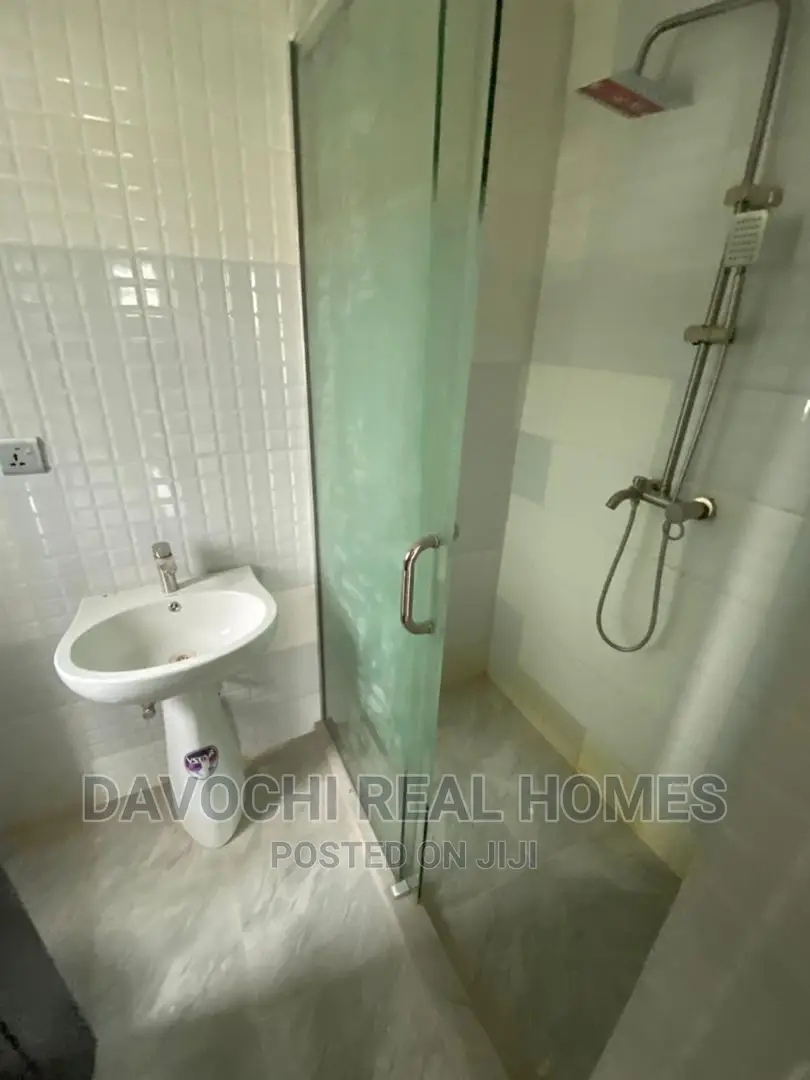 3bdrm Apartment in Ikate, Lekki for rent