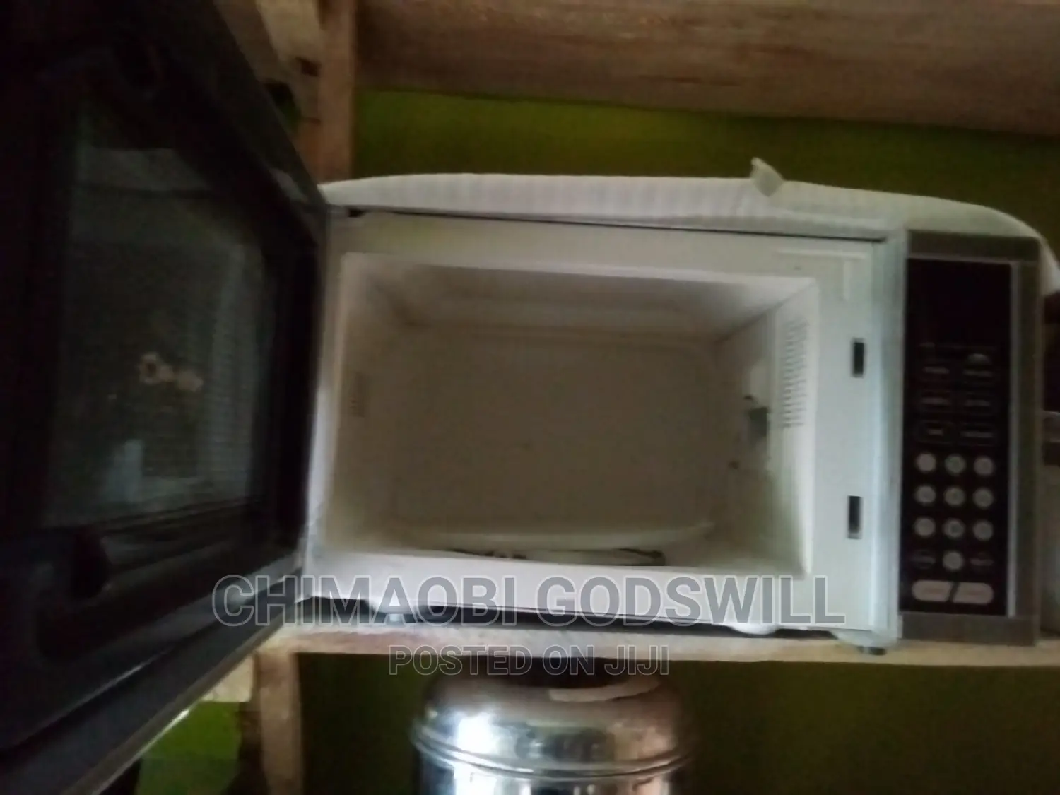 Glass Face Morphy Richard Microwave and Grill Machine
