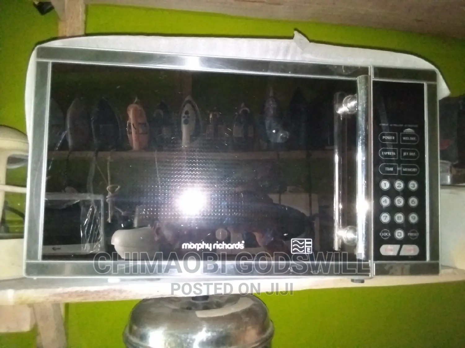 Glass Face Morphy Richard Microwave and Grill Machine