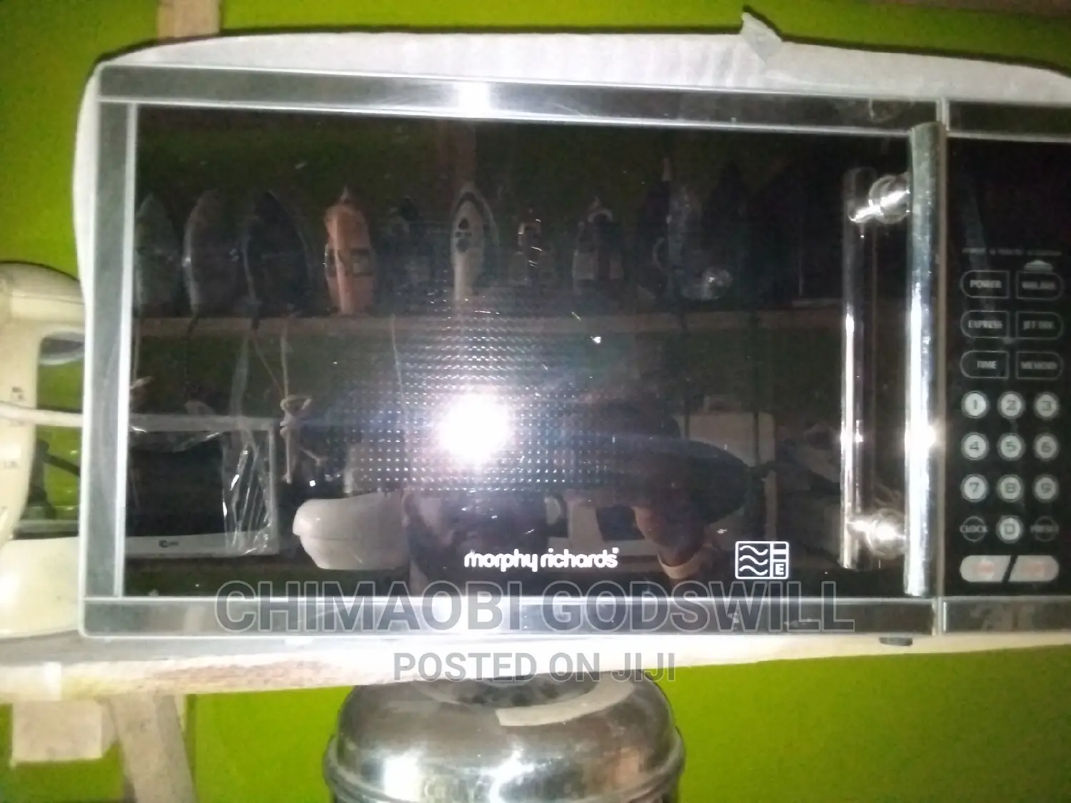 Glass Face Morphy Richard Microwave and Grill Machine
